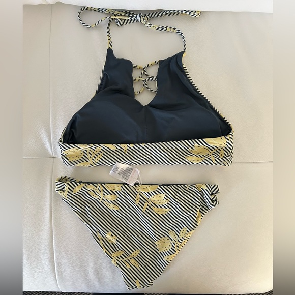 Girls O’neill bikini set - Picture 2 of 2
